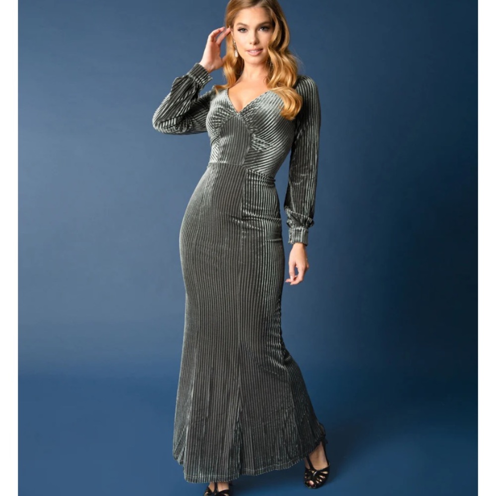 NWT Voodoo Vixen 1930s inspired grey silver velvet gown L